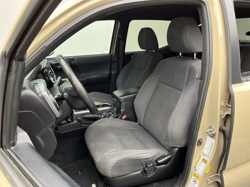 Used 2016 Toyota Tacoma TRD Off-Road w/ Towing Package AWD/4WD image 10