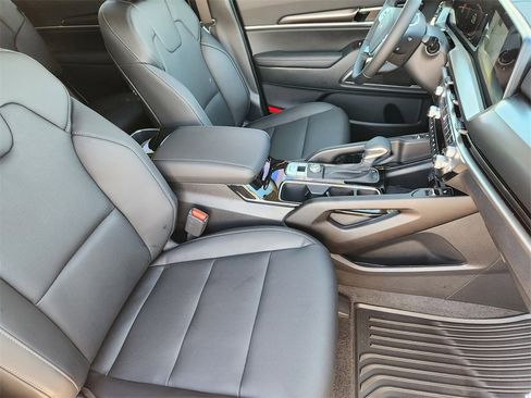 New 2025 Kia Telluride S image 10
