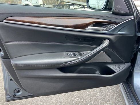 Used 2018 BMW M550i xDrive image 23