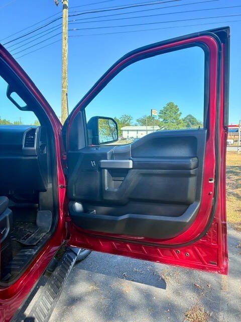 Used 2017 Ford F150 XLT w/ Equipment Group 302A Luxury AWD/4WD image 10