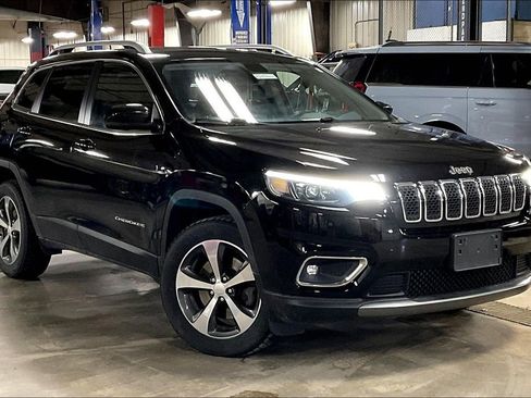 Used 2019 Jeep Cherokee Limited image 1