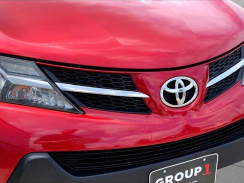 Used 2015 Toyota RAV4 Limited AWD/4WD image 32