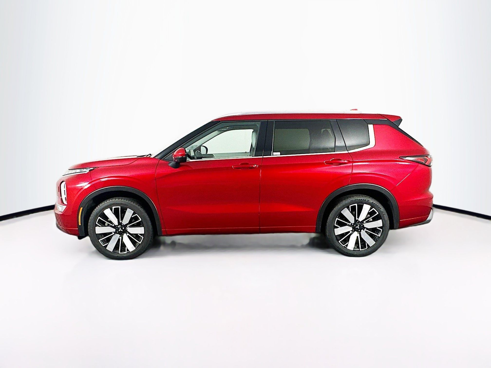 Used 2025 Mitsubishi Outlander SEL AWD/4WD image 4