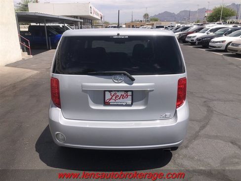 Used 2010 Scion xB FWD image 7