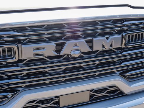 New 2026 RAM 2500 Laramie AWD/4WD image 11