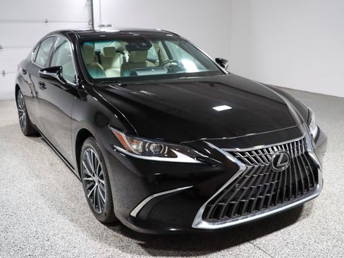 Used 2024 Lexus ES 350 w/ Premium Package FWD image 5