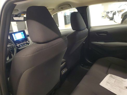 Used 2025 Toyota Corolla LE image 11