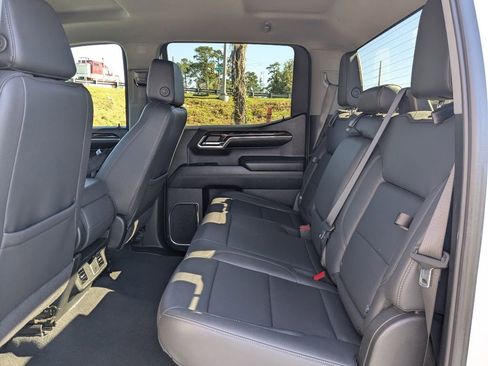 Used 2024 GMC Sierra 1500 SLT image 14