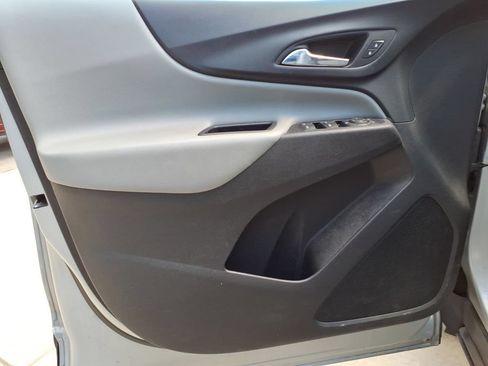 Used 2019 Chevrolet Equinox LS w/ LS Convenience Package FWD image 10