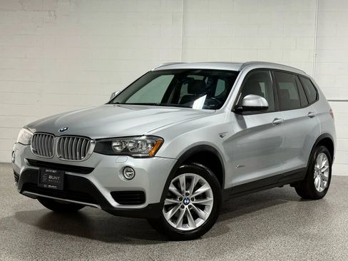 Used 2017 BMW X3 xDrive28i image 2