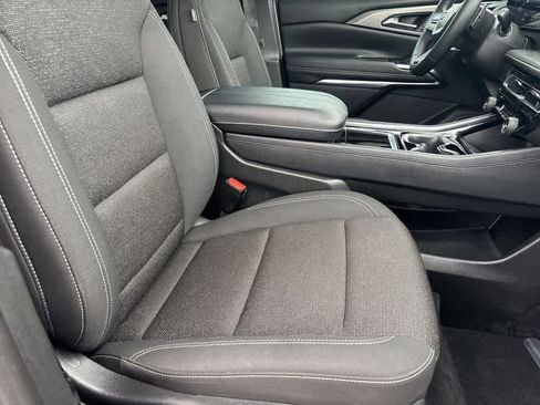 Used 2024 Chevrolet Traverse LT w/ Midnight/Sport Edition image 18