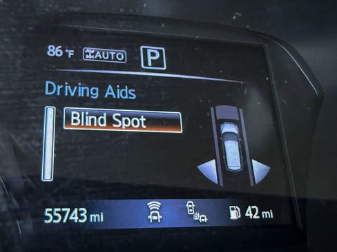 Used 2020 Nissan Pathfinder SL AWD/4WD image 17