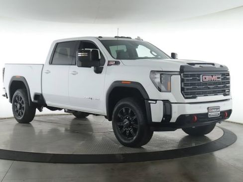 Used 2026 GMC Sierra 2500 AT4 w/ AT4 Preferred Package AWD/4WD image 2