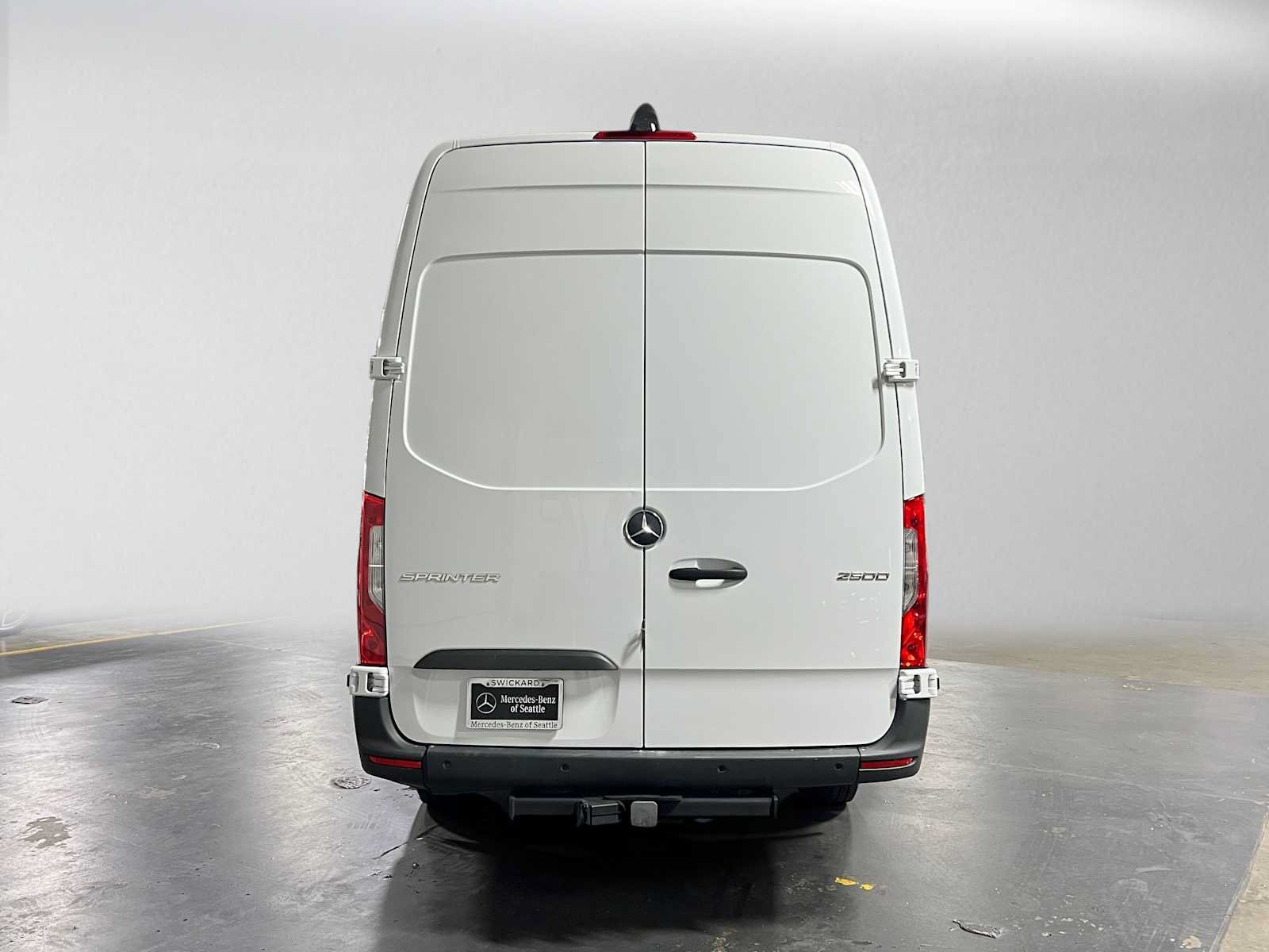 Used 2023 Mercedes-Benz Sprinter 2500 image 4