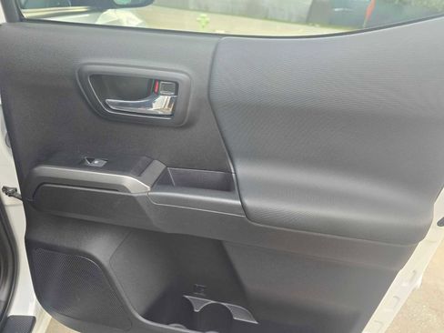 Used 2023 Toyota Tacoma TRD Sport image 13