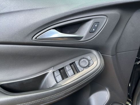Used 2025 Buick Encore GX Preferred FWD image 18