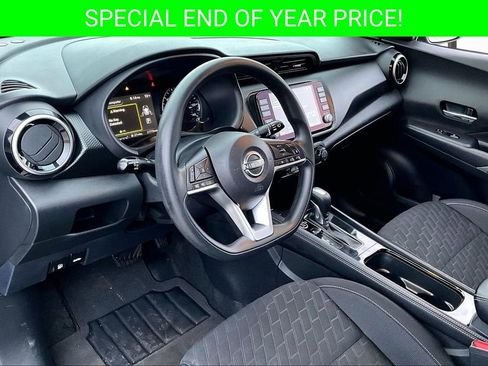 Used 2022 Nissan Kicks SV image 16