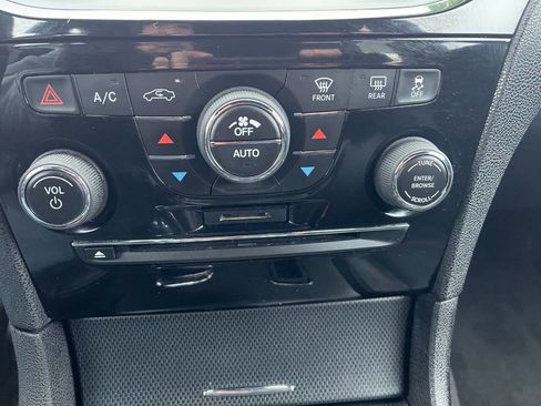 Used 2014 Chrysler 300 S w/ Luxury Group image 26