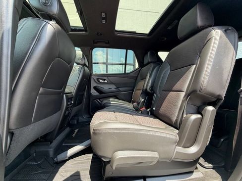 Used 2022 Chevrolet Traverse High Country w/ LPO, Cargo Package AWD/4WD image 22