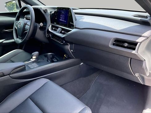 Used 2025 Lexus UX 300h FWD image 19