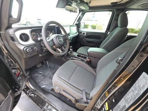 Used 2024 Jeep Wrangler Sport S image 13