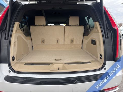 Used 2021 Cadillac Escalade ESV Premium Luxury image 29