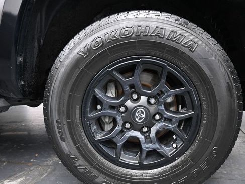 Used 2019 Toyota Tacoma SR5 image 11