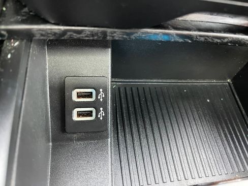 Used 2018 Ford F150 Platinum w/ Equipment Group 701A Luxury image 19