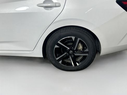 Used 2024 Nissan Sentra SV FWD image 11