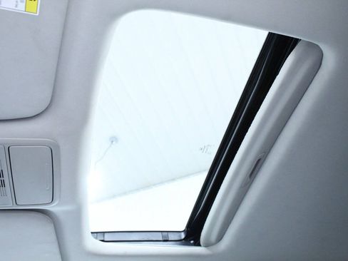 Used 2025 Honda Odyssey EX-L image 31