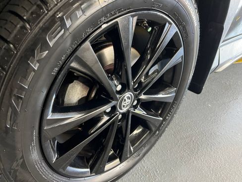 Used 2018 Toyota RAV4 Adventure AWD/4WD image 12