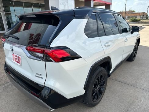 Used 2022 Toyota RAV4 XSE AWD/4WD image 7
