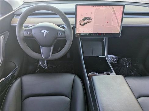 Used 2021 Tesla Model Y Long Range image 21