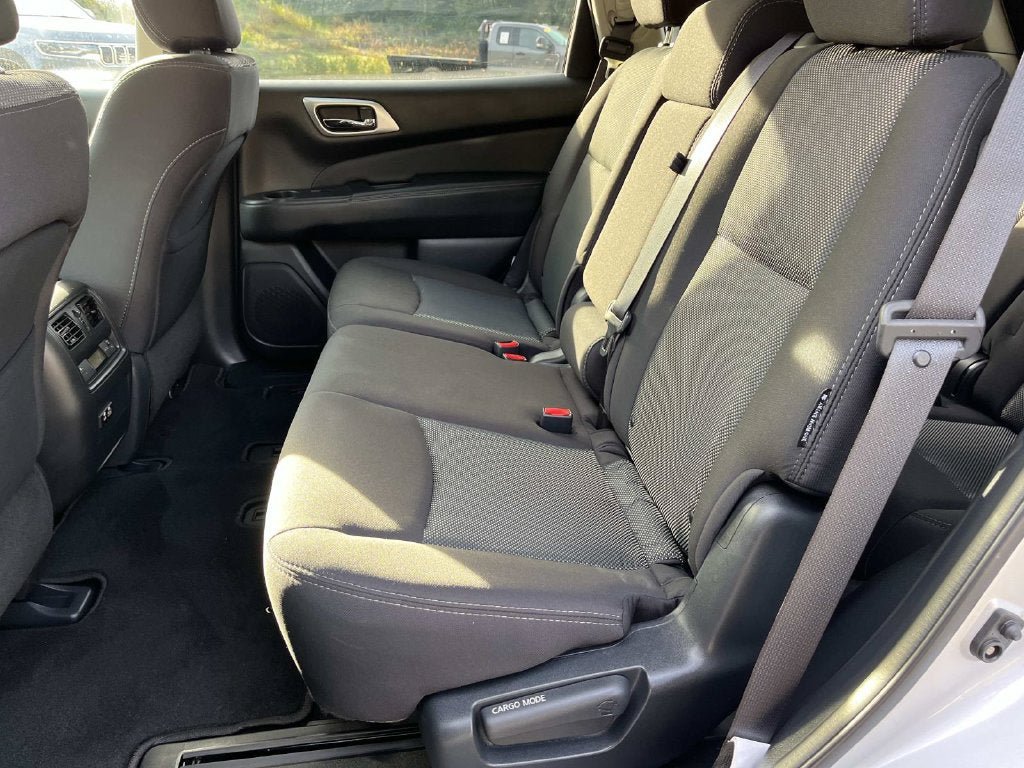Used 2020 Nissan Pathfinder S FWD image 20
