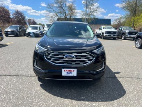 Used 2022 Ford Edge Titanium AWD/4WD image 2