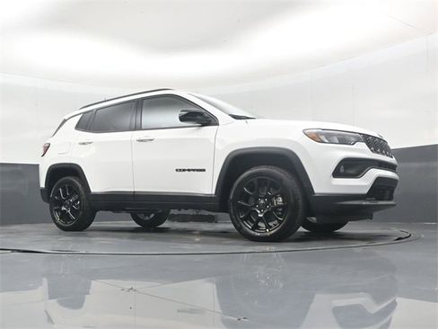 New 2026 Jeep Compass Latitude image 38