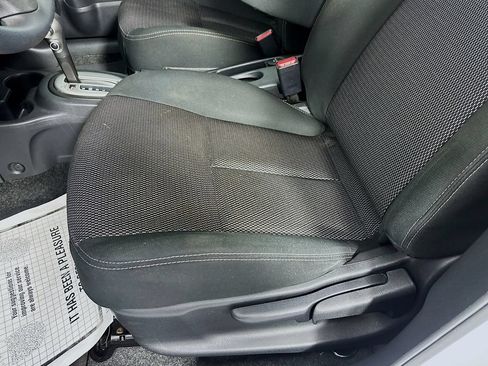 Used 2019 Nissan Versa SV FWD image 19
