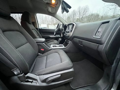 Used 2017 Chevrolet Colorado LT w/ LT Convenience Package image 12