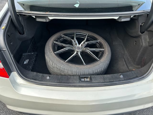 Used 2011 Mercedes-Benz E 550 Coupe image 29