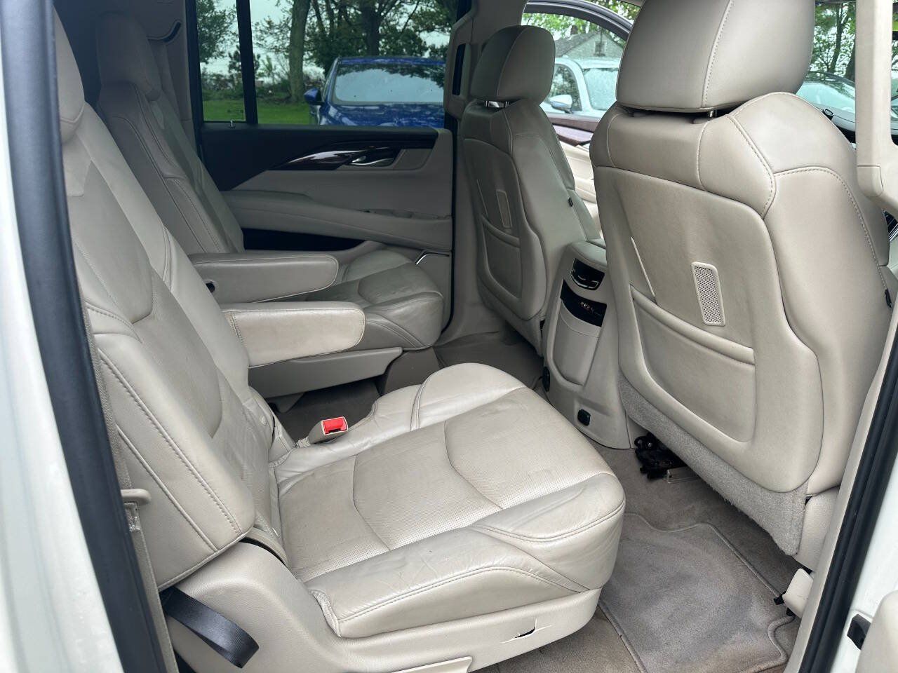 Used 2015 Cadillac Escalade ESV Luxury AWD/4WD image 21