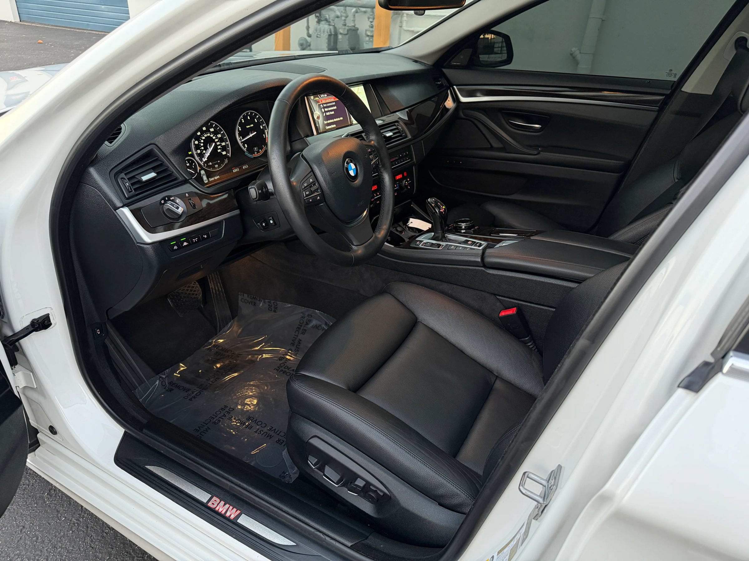 Used 2014 BMW 550i xDrive Sedan AWD/4WD image 8