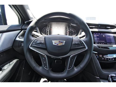 Certified 2025 Cadillac XT5 Sportv w/ Technology Package AWD/4WD image 14