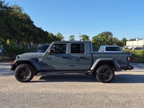 Used 2025 Jeep Gladiator Sport AWD/4WD image 8