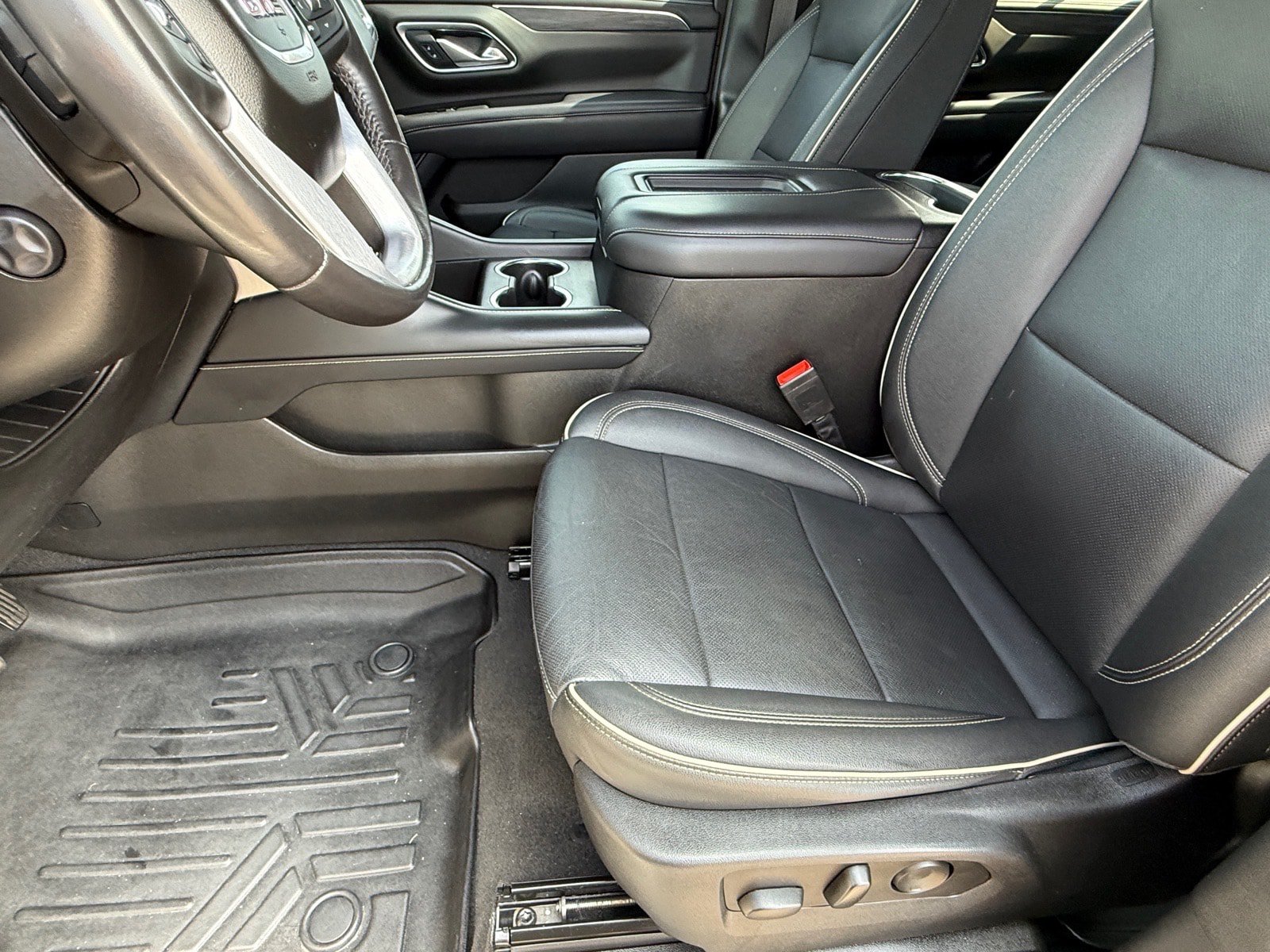 Used 2022 GMC Yukon SLT w/ SLT Premium Package AWD/4WD image 14
