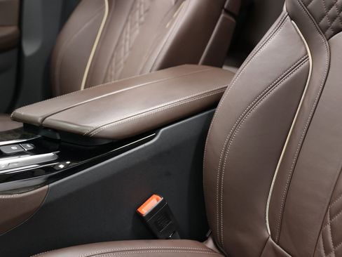 Used 2018 BMW M550i xDrive image 18