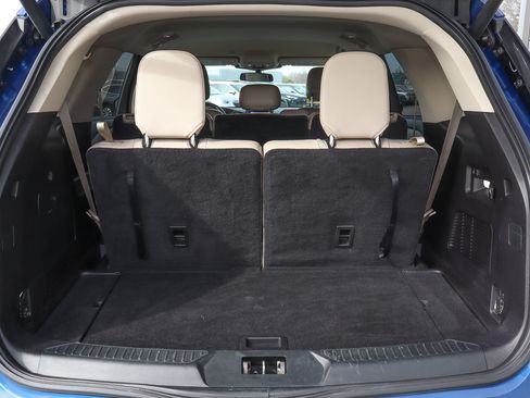 Used 2020 Ford Explorer XLT w/ Equipment Group 202A image 19