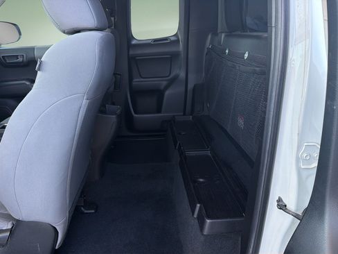 Used 2022 Toyota Tacoma SR RWD image 17