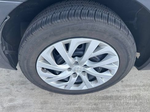 Used 2019 Toyota Corolla LE FWD image 16