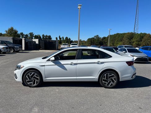 Used 2024 Volkswagen Jetta SEL image 6