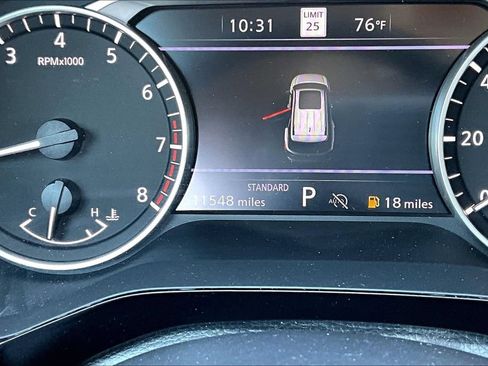 Used 2025 Nissan Pathfinder SL FWD image 19